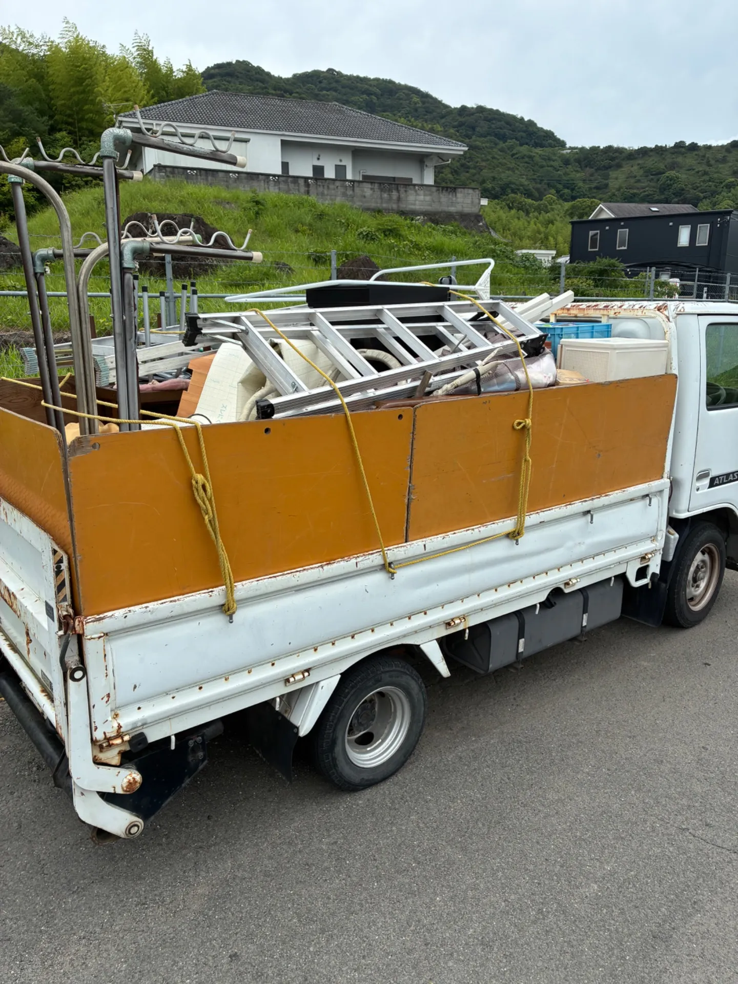 和歌山市内、残置物回収作業